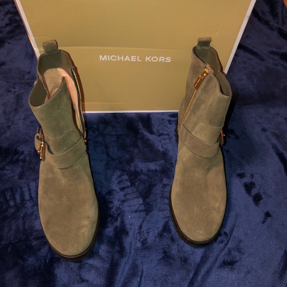 Michael Kors olive green suede booties - Picture 6 of 8